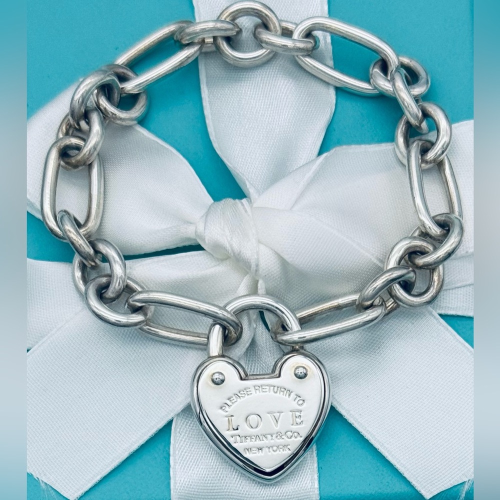 7.5" Tiffany & Co Return to Love Lock Heart Bracelet in Silver - Picture 6 of 8